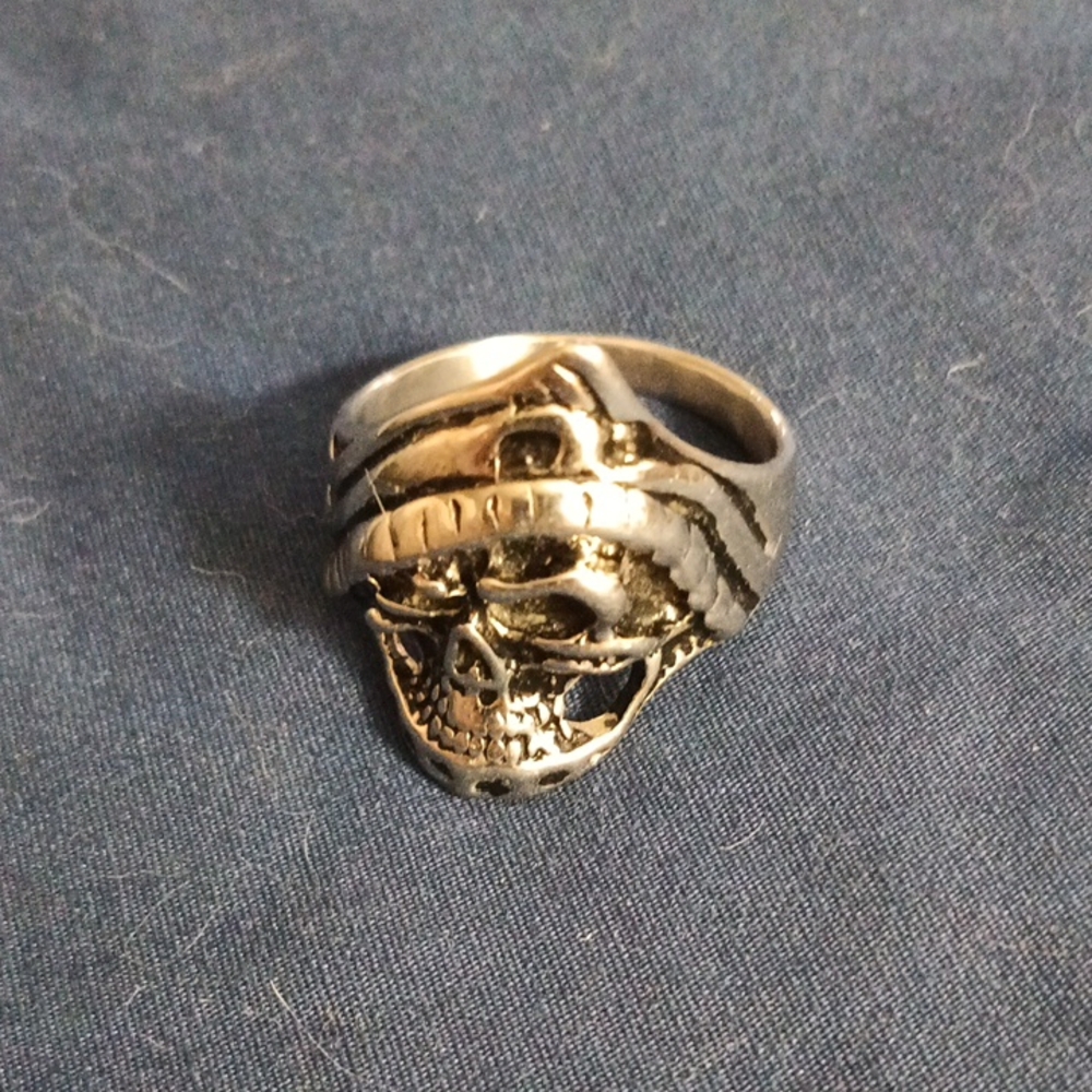 Vintage America Silver Skull Ring
